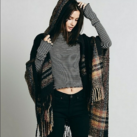 Desperately ISO!!! Want to Buy!!! Free People Sunset Ruana Hooded Poncho - Picture 2 of 3